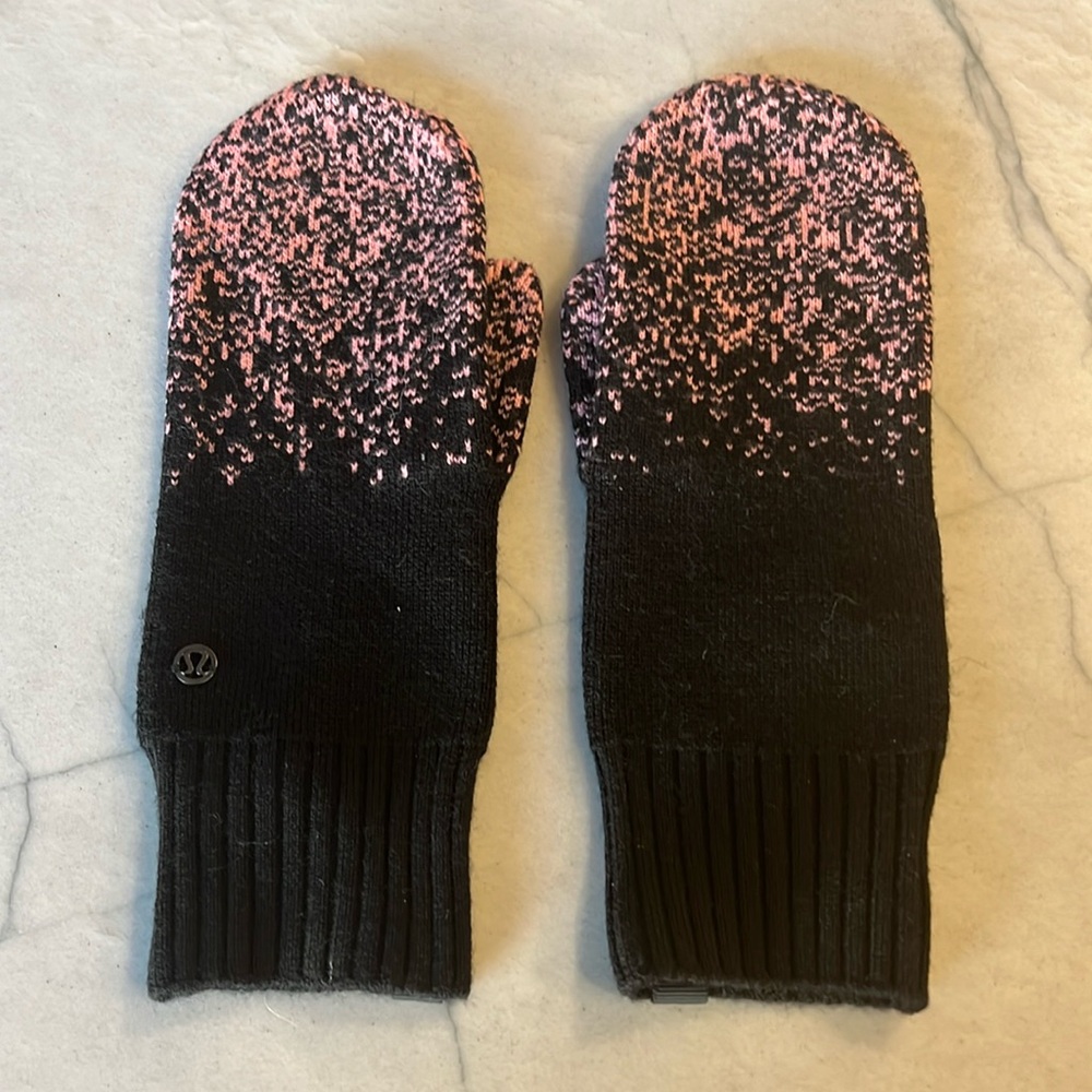 Lululemon wool mittens